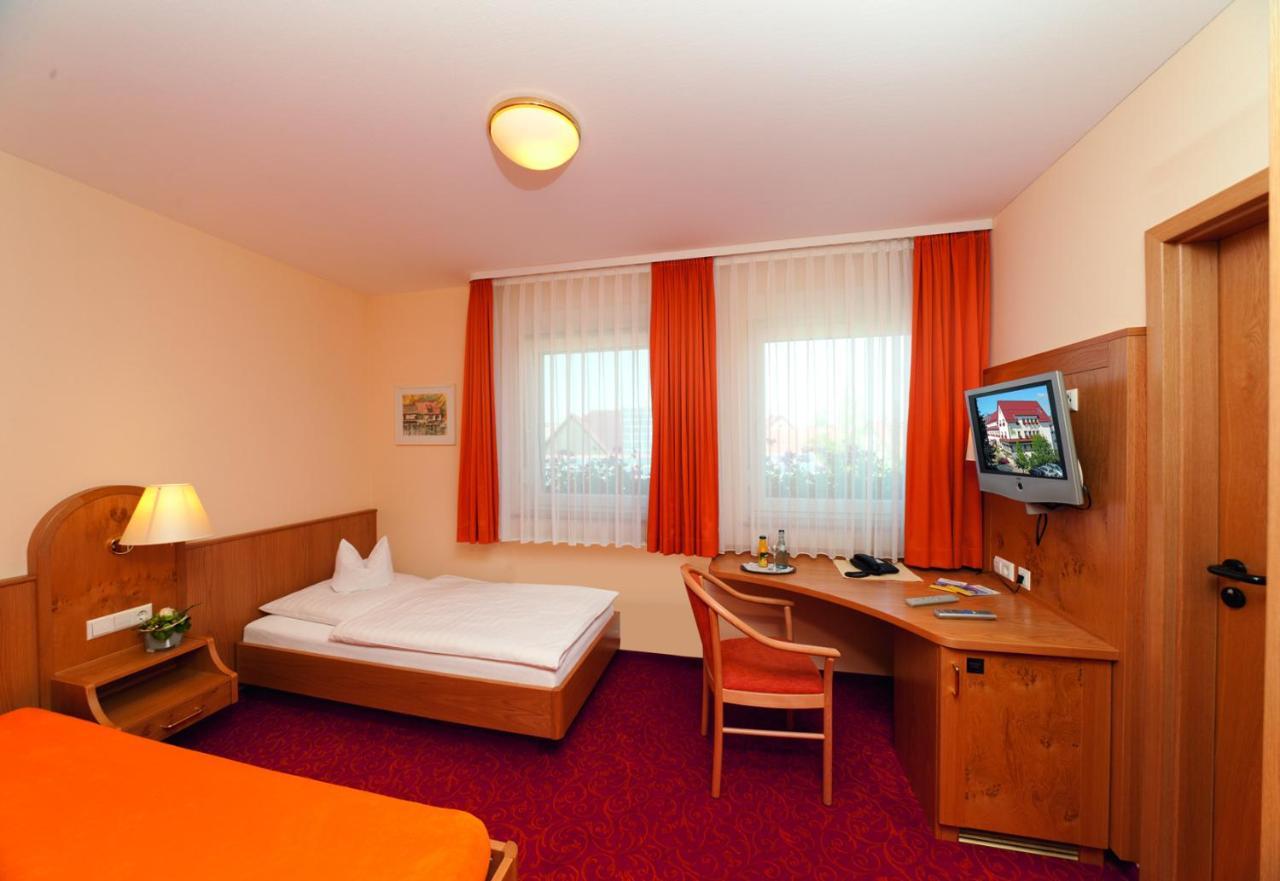 Gasthof - Hotel Zum Ochsen Gmbh Berghulen Exteriör bild