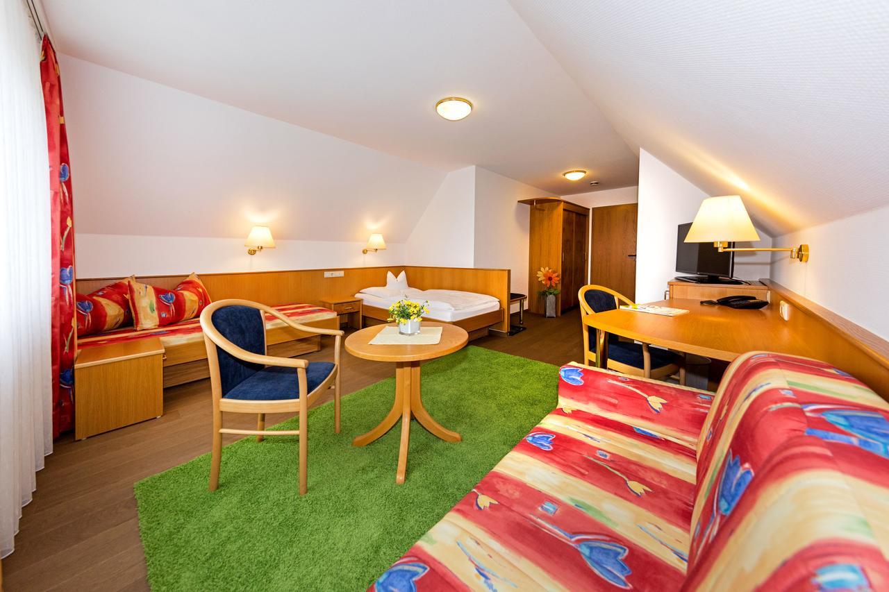 Gasthof - Hotel Zum Ochsen Gmbh Berghulen Exteriör bild