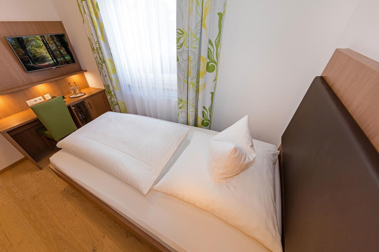 Gasthof - Hotel Zum Ochsen Gmbh Berghulen Exteriör bild