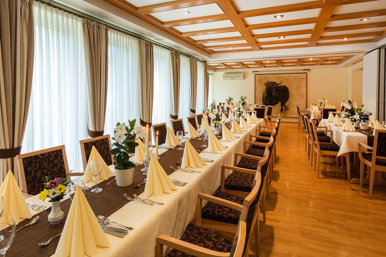 Gasthof - Hotel Zum Ochsen Gmbh Berghulen Exteriör bild