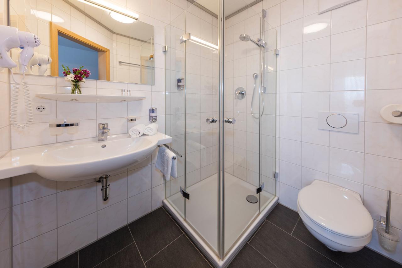 Gasthof - Hotel Zum Ochsen Gmbh Berghulen Exteriör bild