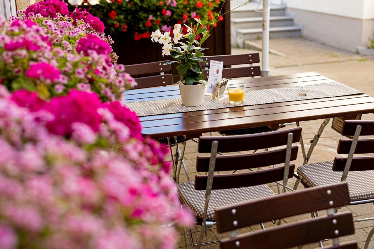 Gasthof - Hotel Zum Ochsen Gmbh Berghulen Exteriör bild