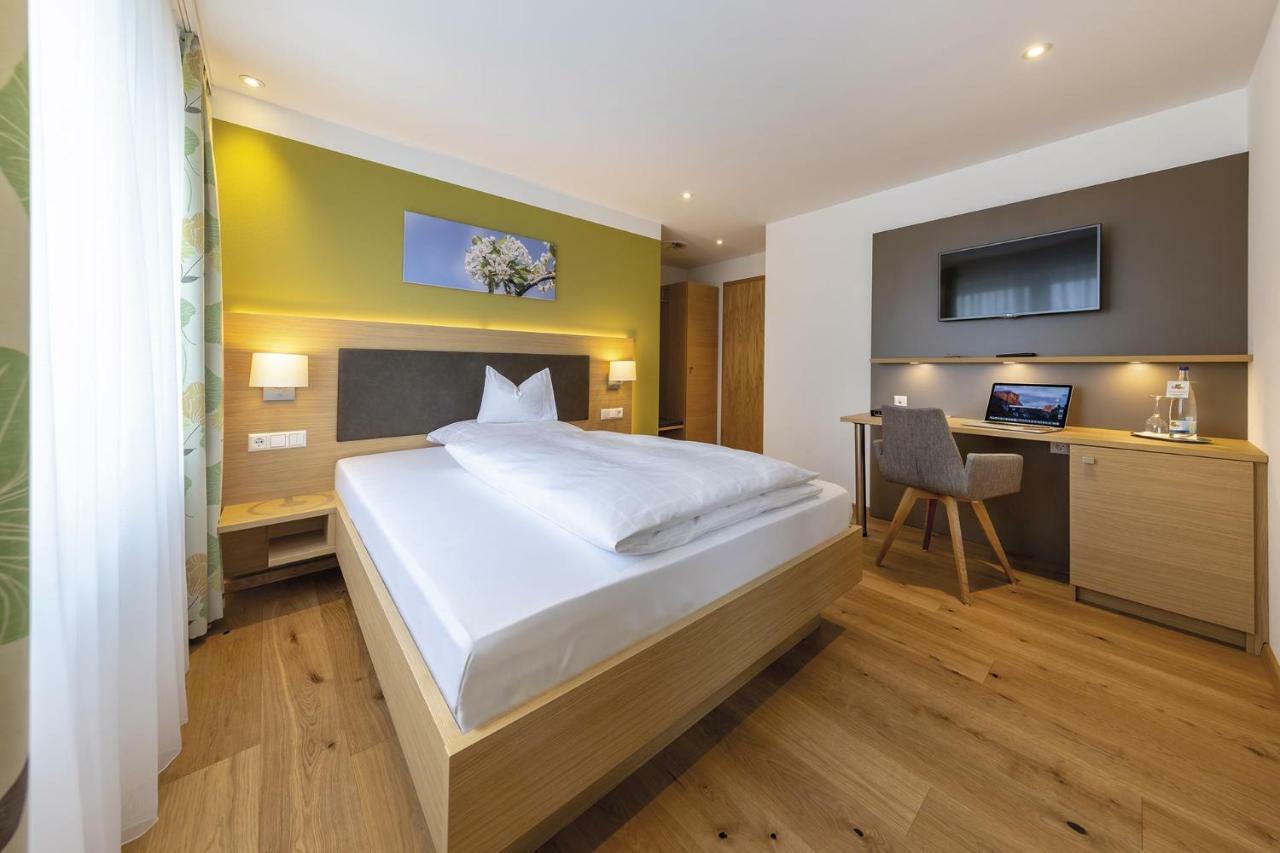Gasthof - Hotel Zum Ochsen Gmbh Berghulen Exteriör bild