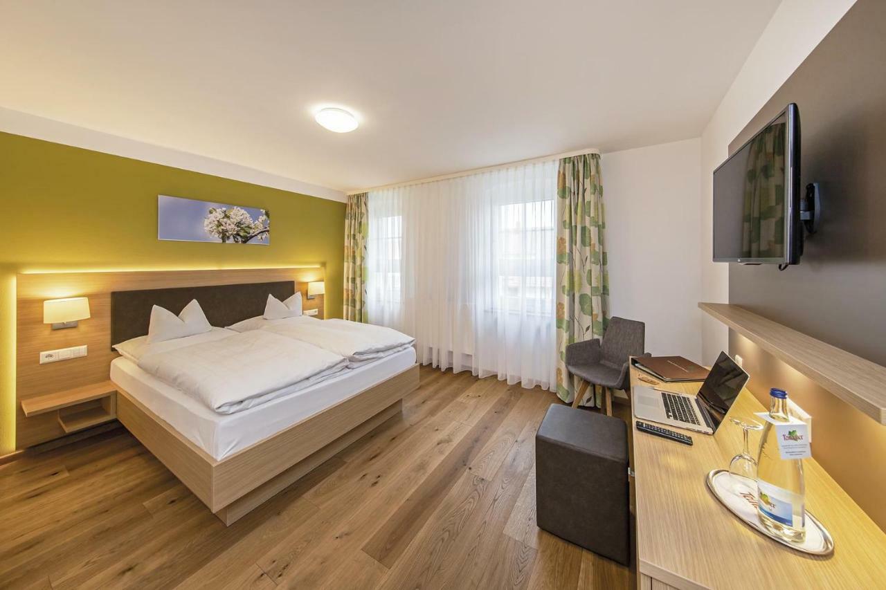 Gasthof - Hotel Zum Ochsen Gmbh Berghulen Exteriör bild